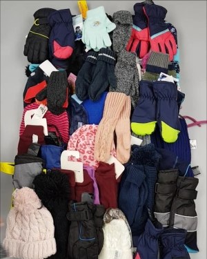 Фотография  857 - Шапки, шарфы, перчатки детские СТОК#3 кг, ЛОТ №2452 оптом в Салехарде и Ямало-Ненецком АО