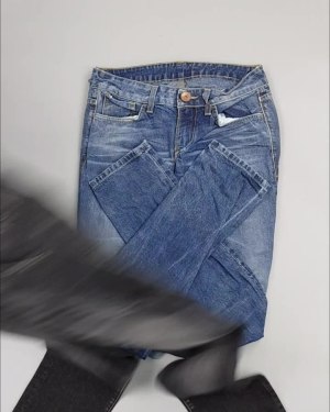 Фотография  599 - Джинсы Италия#20 шт, ЛОТ №4301 оптом в Салехарде и Ямало-Ненецком АО