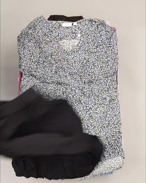 Фотография  110 - VILA Summer mix#15 кг, ЛОТ №4357 оптом в Салехарде и Ямало-Ненецком АО