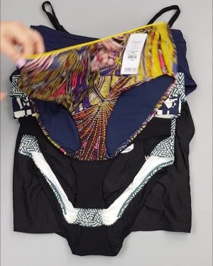 Фотография  813 - Купальники Chantelle#30 шт, ЛОТ №4410 оптом в Салехарде и Ямало-Ненецком АО