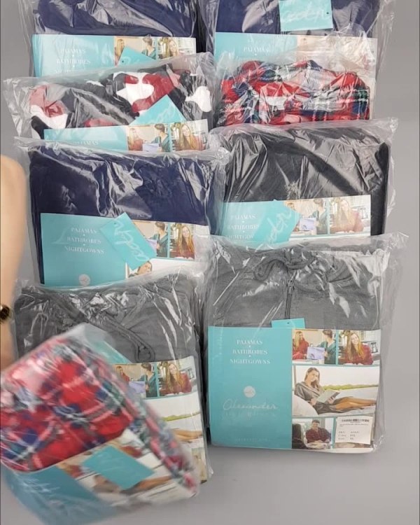 Фотография  663 - Халаты, комбинезоны (семейный) СТОК CAN#10 кг, ЛОТ №4448 оптом в Салехарде и Ямало-Ненецком АО