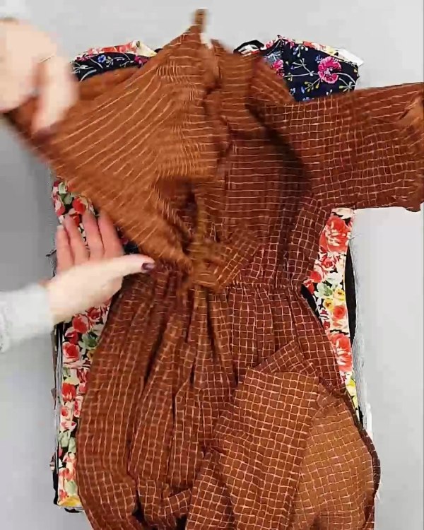 Фотография  720 - Платья Корея#20 шт, ЛОТ №5617 оптом в Салехарде и Ямало-Ненецком АО