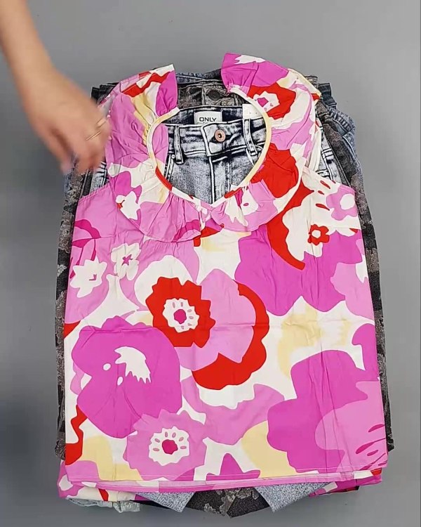 Фотография  528 - BESTSELLER WOMEN Summer mix#15 кг, ЛОТ №6020 оптом в Салехарде и Ямало-Ненецком АО