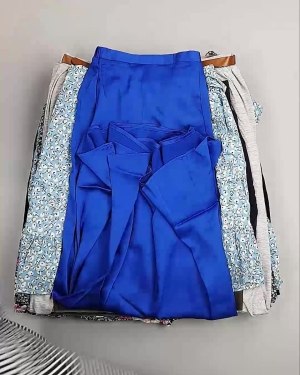 Фотография  201 - Юбки Bestseller 44#5 кг, ЛОТ №6121 оптом в Салехарде и Ямало-Ненецком АО