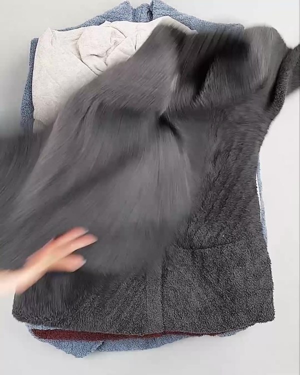 Фотография  740 - Кардиганы СТОК CAN#10 кг, ЛОТ №6474 оптом в Салехарде и Ямало-Ненецком АО