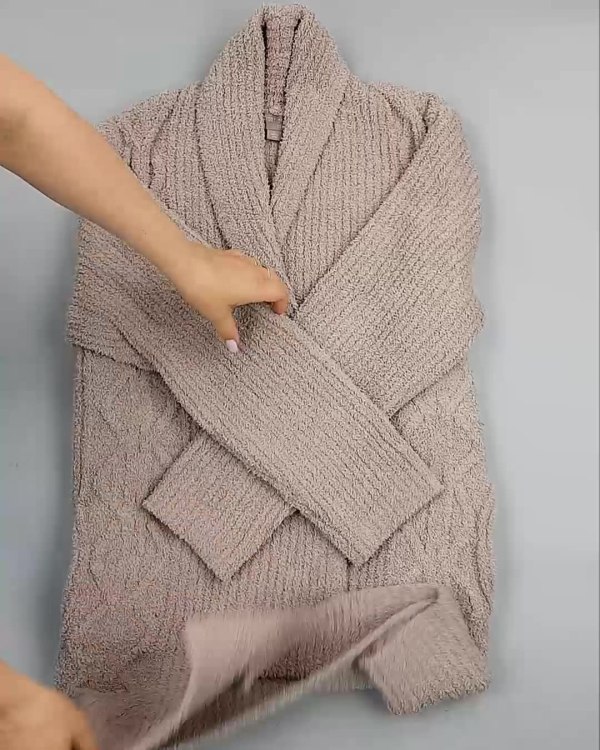 Фотография  608 - Кардиганы СТОК CAN#10 кг, ЛОТ №6474 оптом в Салехарде и Ямало-Ненецком АО