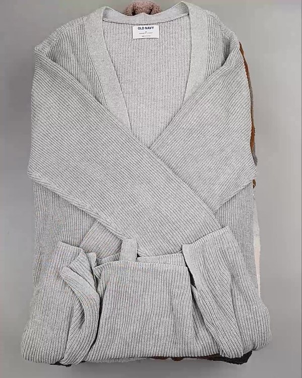 Фотография  895 - Кардиганы СТОК CAN#10 кг, ЛОТ №6474 оптом в Салехарде и Ямало-Ненецком АО