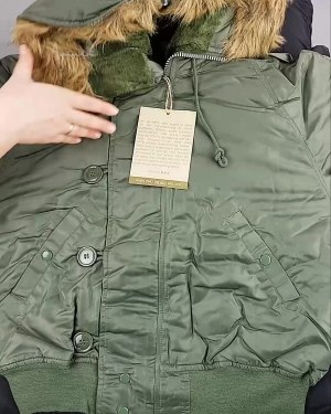 Фотография  783 - Верхняя одежда Англия СТОК #10 кг, ЛОТ №6727 оптом в Салехарде и Ямало-Ненецком АО