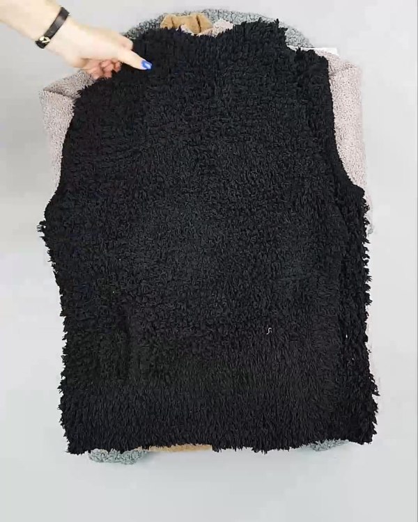 Фотография  698 - Кардиганы СТОК CAN#10 кг, ЛОТ №6887 оптом в Салехарде и Ямало-Ненецком АО