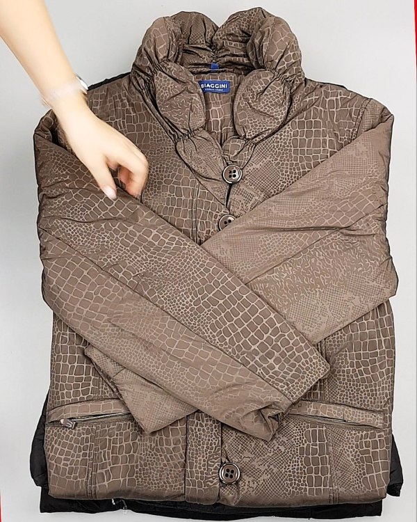 Фотография  884 - Primetta Куртки женские#25 кг оптом в Салехарде и Ямало-Ненецком АО