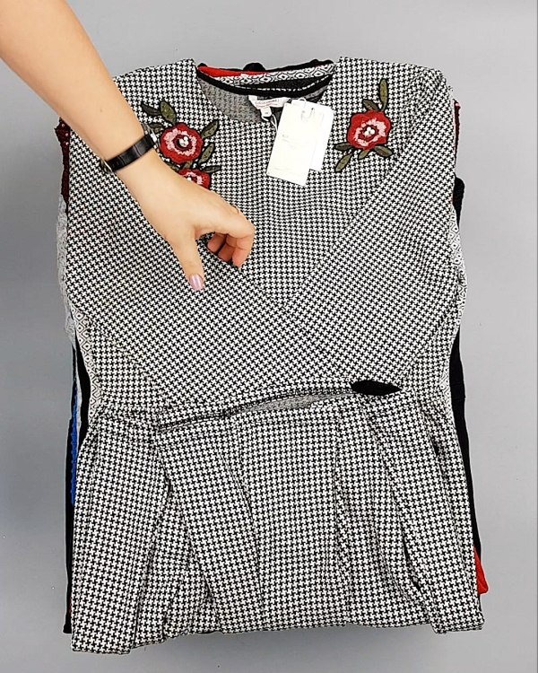 Фотография  811 - Cream Платья Winter#25 кг оптом в Салехарде и Ямало-Ненецком АО