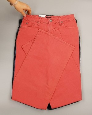 Фотография  183 - Джинсы LEE м/ж#7,9 кг, ЛОТ №7032 оптом в Салехарде и Ямало-Ненецком АО