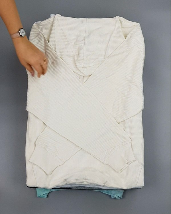 Фотография  744 - HOODIE CAN 084#10 кг, ЛОТ №7034 оптом в Салехарде и Ямало-Ненецком АО