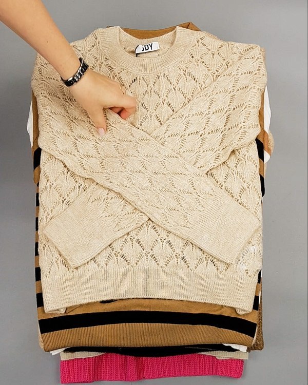 Фотография  227 - Джемпера Bestseller 104#7 кг, ЛОТ №7227 оптом в Салехарде и Ямало-Ненецком АО