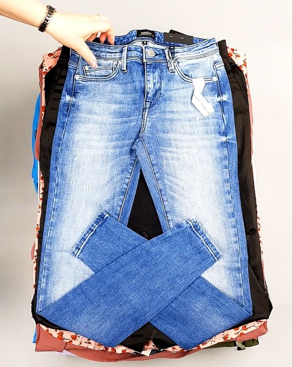 Фотография  639 - Bestseller Summer mix 104#15 кг, ЛОТ №7495 оптом в Салехарде и Ямало-Ненецком АО