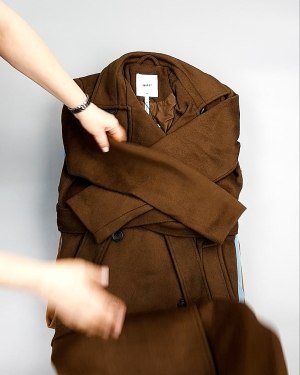 Фотография  673 - Пальто Bestseller 104#10,5 кг, ЛОТ №7559 оптом в Салехарде и Ямало-Ненецком АО