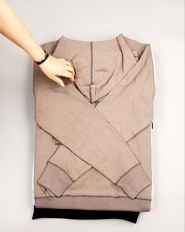 Фотография  881 - Толстовки СТОК CAN 0424#10 кг, ЛОТ №7447 оптом в Салехарде и Ямало-Ненецком АО