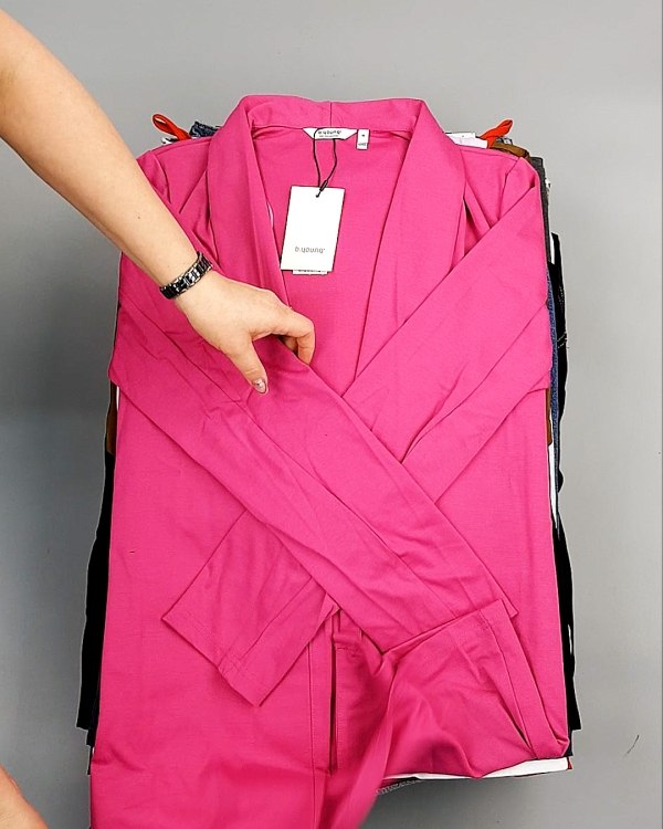 Фотография  173 - Bestseller Summer mix 104#15 кг, ЛОТ №7494 оптом в Салехарде и Ямало-Ненецком АО