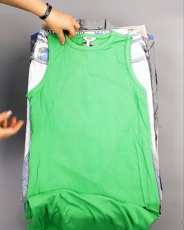 Фотография  938 - Bestseller Summer mix 104#15 кг, ЛОТ №7491 оптом в Салехарде и Ямало-Ненецком АО