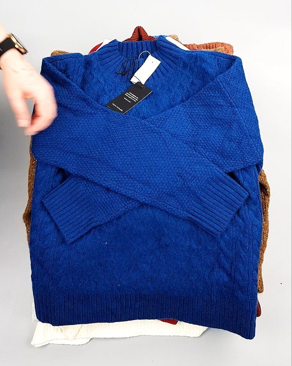 Фотография  954 - Джемпера СТОК CAN 084#7 кг, ЛОТ №7651 оптом в Салехарде и Ямало-Ненецком АО