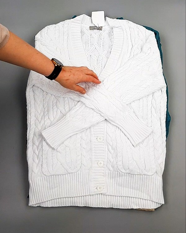 Фотография  489 - Джемпера СТОК CAN 084#7 кг оптом в Салехарде и Ямало-Ненецком АО