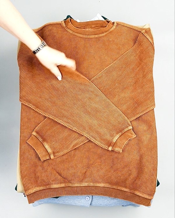 Фотография  560 - SWEATSHIRT CAN 084#10 кг, ЛОТ №7620 оптом в Салехарде и Ямало-Ненецком АО