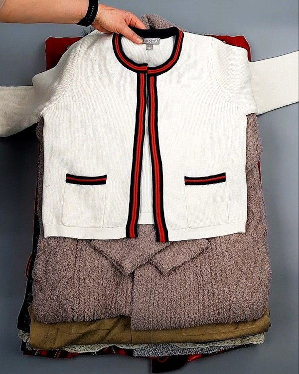 Фотография  517 - Кардиганы СТОК CAN 084#7 кг, ЛОТ №7672 оптом в Салехарде и Ямало-Ненецком АО