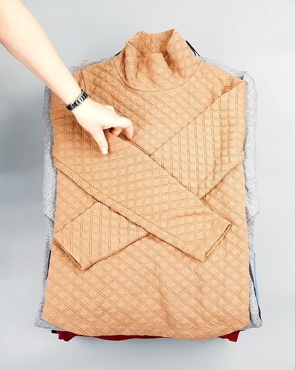 Фотография  308 - SWEATSHIRT CAN 084#10 кг, ЛОТ №7619 оптом в Салехарде и Ямало-Ненецком АО