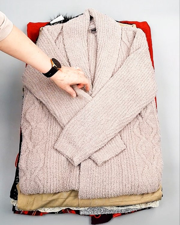 Фотография  687 - Кардиганы СТОК CAN 084#7 кг, ЛОТ №7672 оптом в Салехарде и Ямало-Ненецком АО