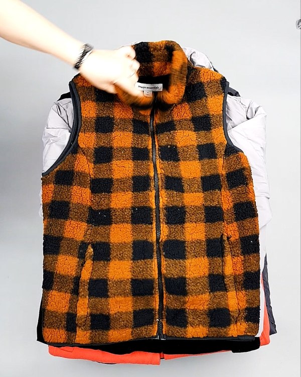 Фотография  638 - Верхняя одежда AMAZON жен 015#10 кг, ЛОТ №7712 оптом в Салехарде и Ямало-Ненецком АО