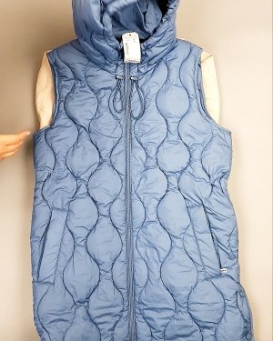 Фотография  562 - Верхняя одежда весна TOM TAILOR 124#7,8 кг, ЛОТ №7581 оптом в Салехарде и Ямало-Ненецком АО