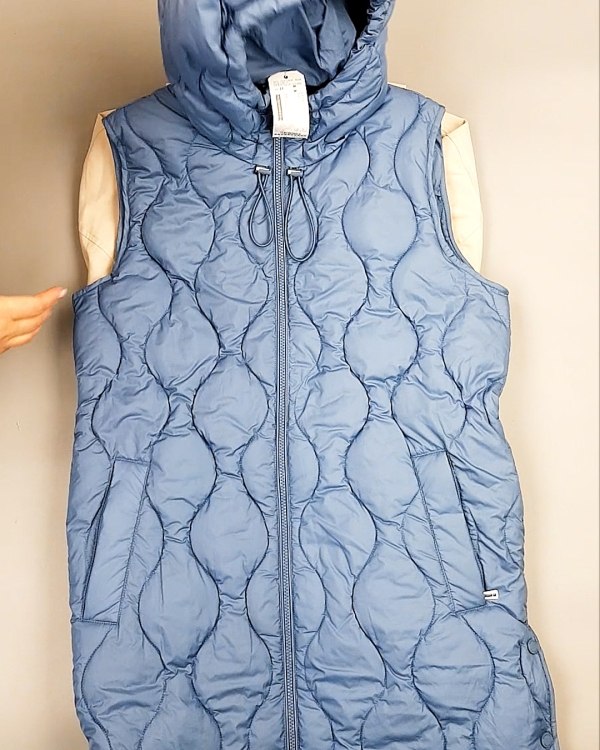 Фотография  240 - Верхняя одежда весна TOM TAILOR 124#7,8 кг, ЛОТ №7581 оптом в Салехарде и Ямало-Ненецком АО