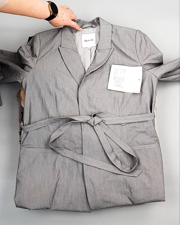 Фотография  715 - Кардиганы СТОК CAN 084#7 кг, ЛОТ №7673 оптом в Салехарде и Ямало-Ненецком АО