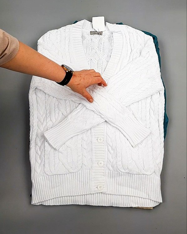 Фотография  911 - Джемпера СТОК CAN 084#7 кг, ЛОТ №7647 оптом в Салехарде и Ямало-Ненецком АО