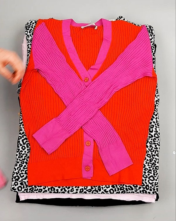 Фотография  236 - Джемпера легкие СТОК CAN 084#7 кг, ЛОТ №7632 оптом в Салехарде и Ямало-Ненецком АО