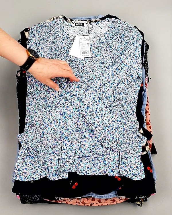 Фотография  416 - Блузки Bestseller 44#5 кг оптом в Салехарде и Ямало-Ненецком АО