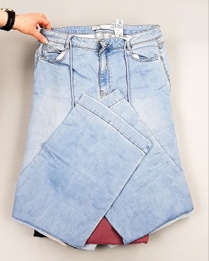 Фотография  833 - Джинсы NEXT Women#10 кг, ЛОТ №8034 оптом в Салехарде и Ямало-Ненецком АО