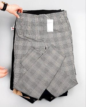 Фотография  736 - Брюки женские лето C&A 025#10 кг оптом в Салехарде и Ямало-Ненецком АО