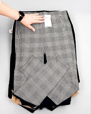 Фотография  406 - Брюки женские лето C&A 025#10 кг, ЛОТ №7892 оптом в Салехарде и Ямало-Ненецком АО