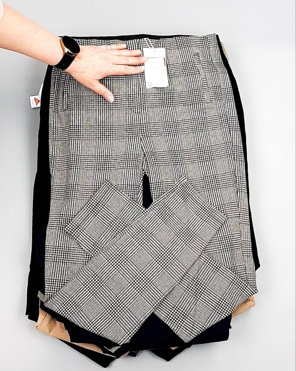 Фотография  298 - Брюки женские лето C&A 025#10 кг, ЛОТ №7892 оптом в Салехарде и Ямало-Ненецком АО