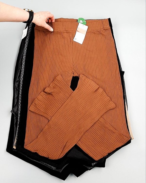 Фотография  975 - Брюки женские лето C&A 025#10 кг, ЛОТ №7894 оптом в Салехарде и Ямало-Ненецком АО