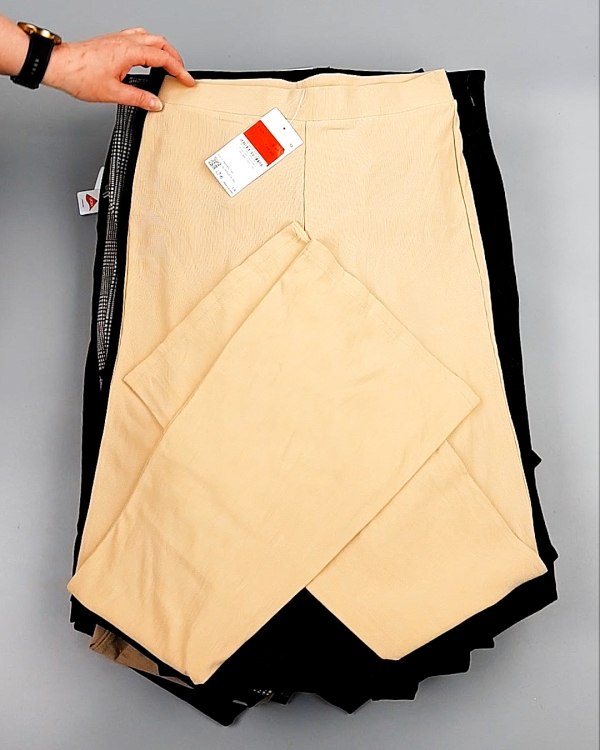 Фотография  835 - Брюки женские лето C&A 025#10 кг оптом в Салехарде и Ямало-Ненецком АО