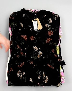 Фотография  806 - Блузки Bestseller 44#5 кг оптом в Салехарде и Ямало-Ненецком АО