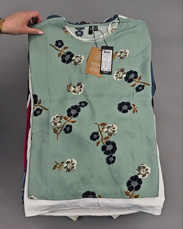 Фотография  255 - VERO MODA  Summer mix 045#13 кг, ЛОТ №8444 оптом в Салехарде и Ямало-Ненецком АО