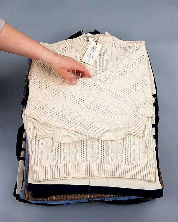 Фотография  822 - Джемпера Bestseller+DK 035#7 кг, ЛОТ №8258 оптом в Салехарде и Ямало-Ненецком АО