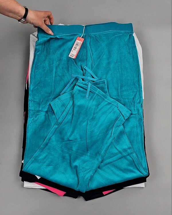 Фотография  428 - Спортивные костюмы  AD83#4 шт, ЛОТ №8637 оптом в Салехарде и Ямало-Ненецком АО