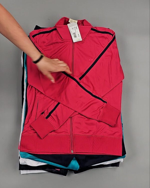 Фотография  456 - Спортивные костюмы  AD83#10 шт, ЛОТ №8639 оптом в Салехарде и Ямало-Ненецком АО