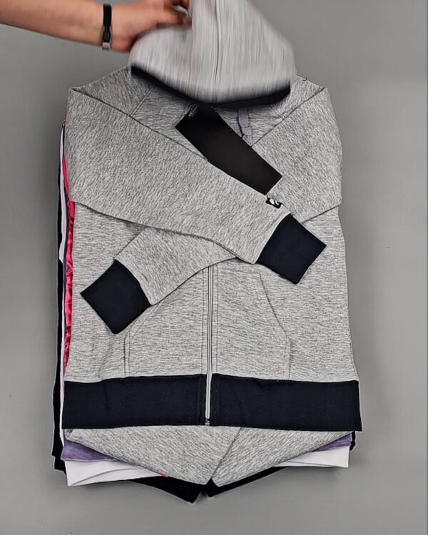 Фотография  231 - Спортивные костюмы  AD83#10 шт, ЛОТ №8638 оптом в Салехарде и Ямало-Ненецком АО