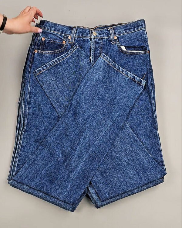 Фотография  898 - Джинсы LEVIS муж #6,3 кг, ЛОТ №8759 оптом в Салехарде и Ямало-Ненецком АО