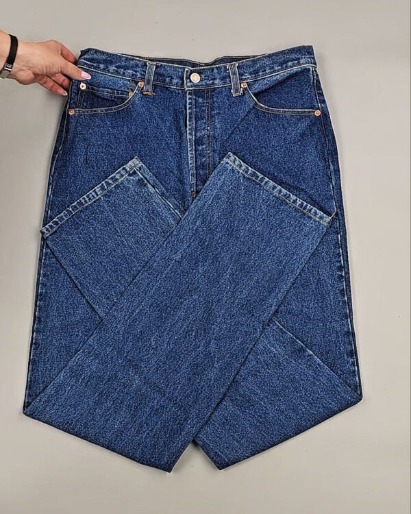 Фотография  618 - Джинсы LEVIS муж #6,3 кг, ЛОТ №8759 оптом в Салехарде и Ямало-Ненецком АО